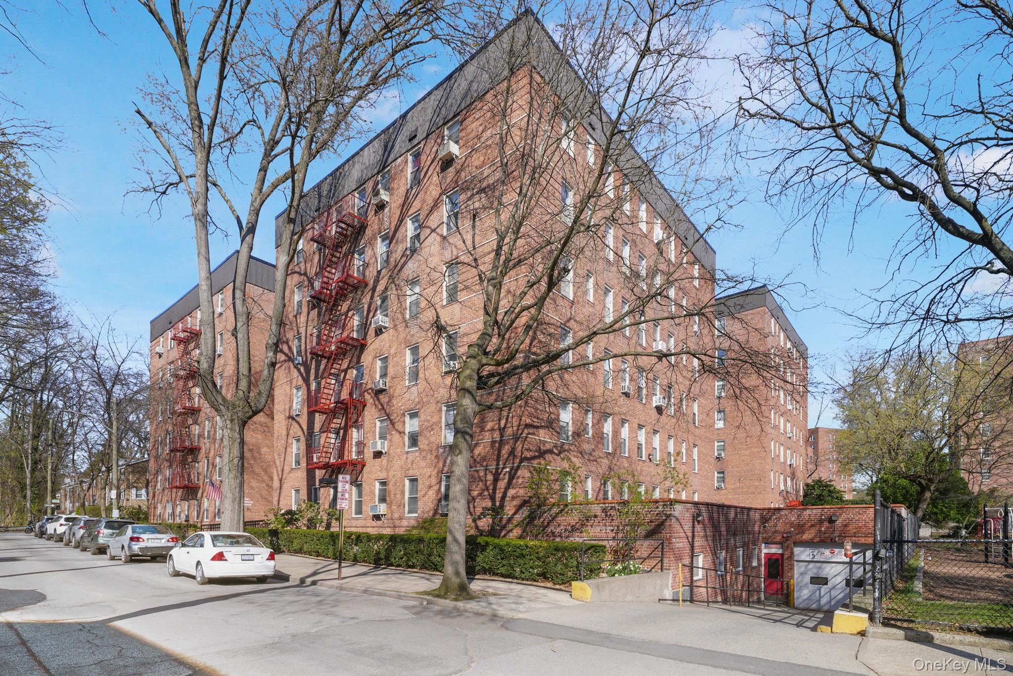 2 Louisiana Avenue Unit: 4H