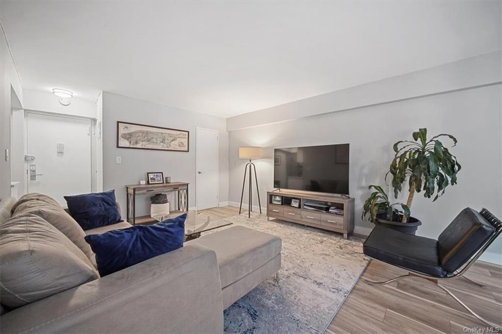 220 E 67th Street Unit: 7F