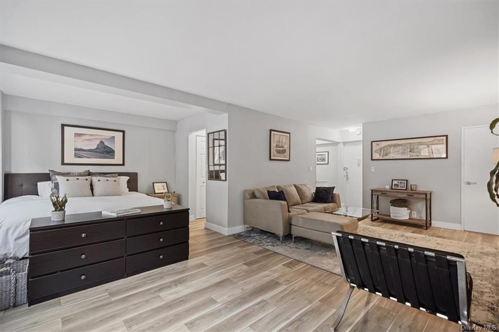 220 E 67th Street Unit: 7F