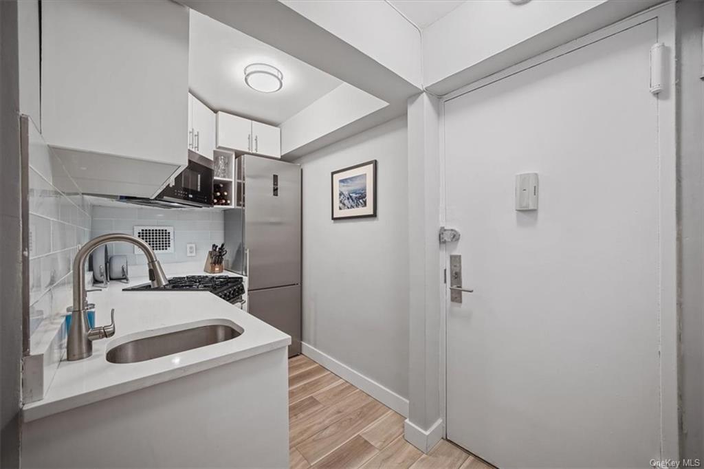 220 E 67th Street Unit: 7F