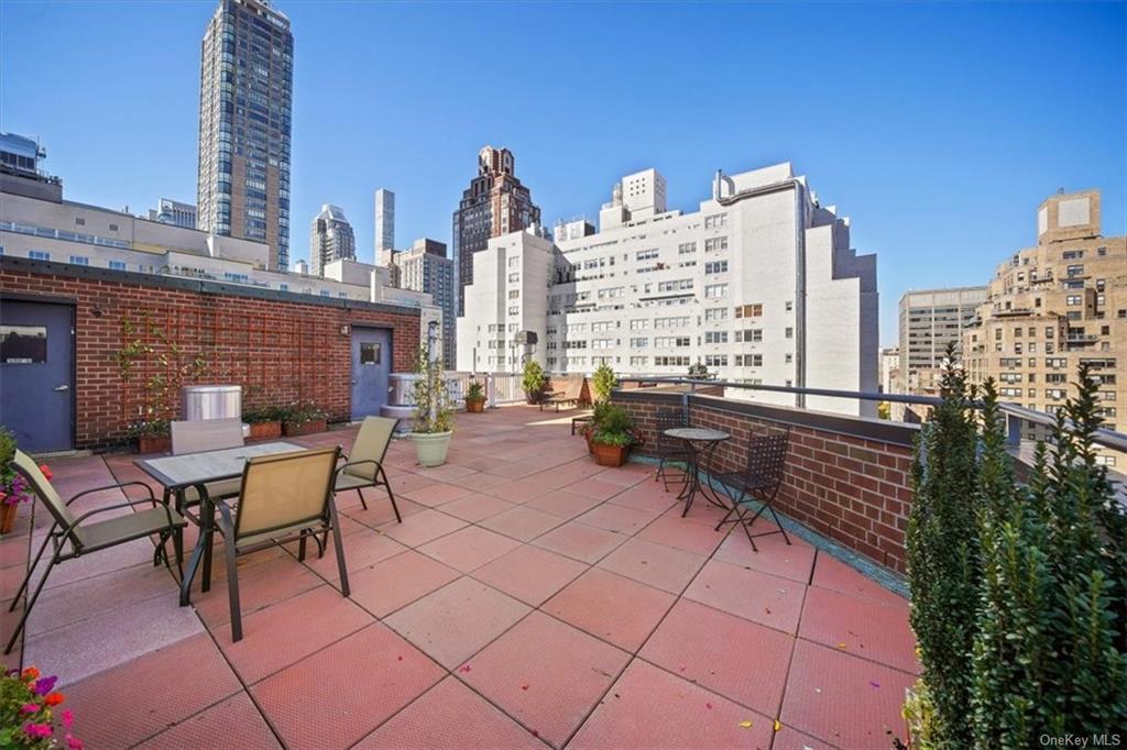220 E 67th Street Unit: 7F