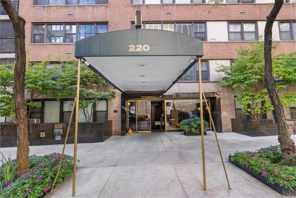 220 E 67th Street Unit: 7F