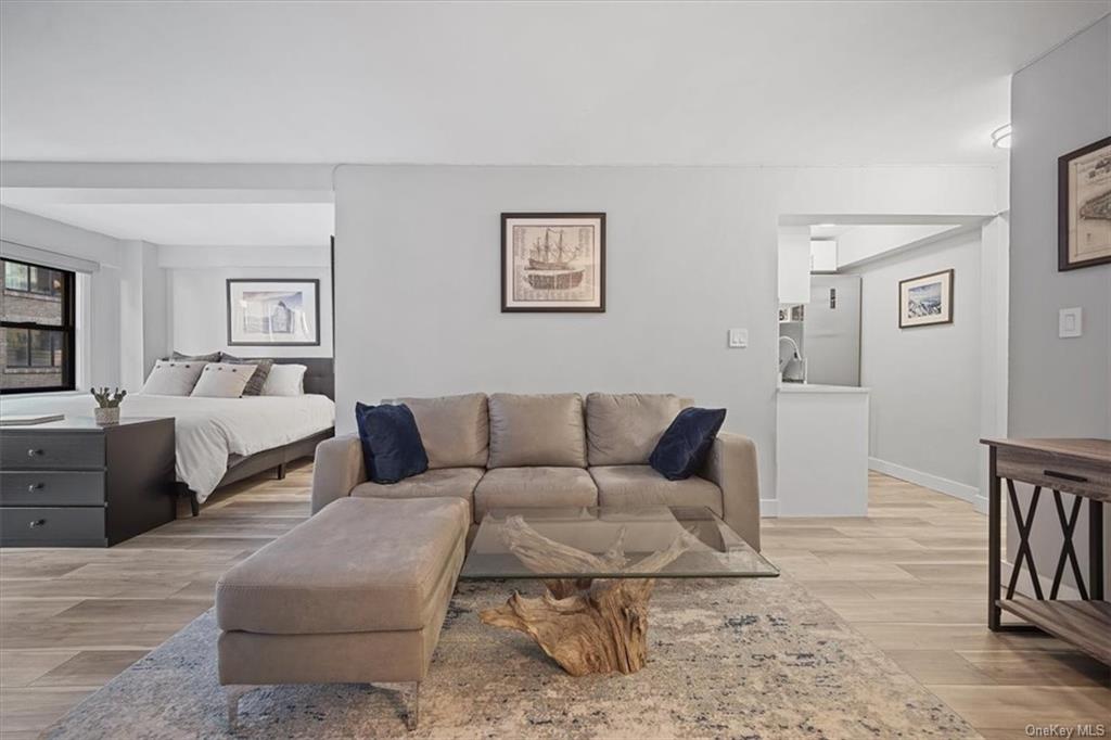 220 E 67th Street Unit: 7F