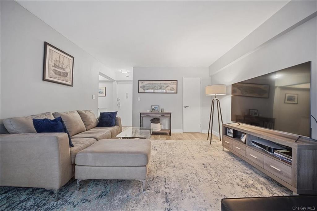 220 E 67th Street Unit: 7F