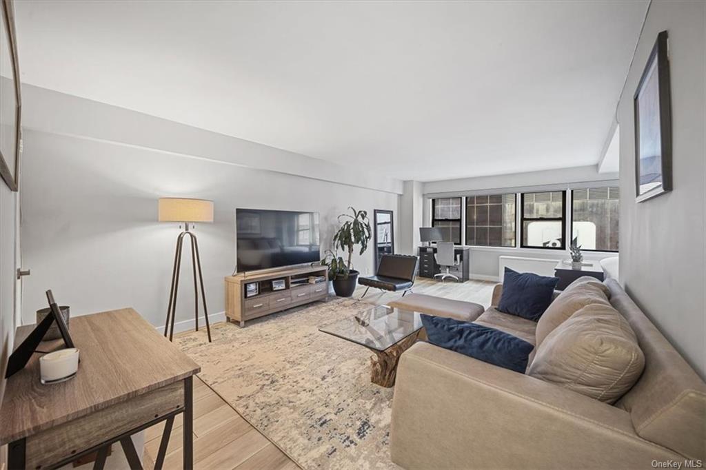 220 E 67th Street Unit: 7F