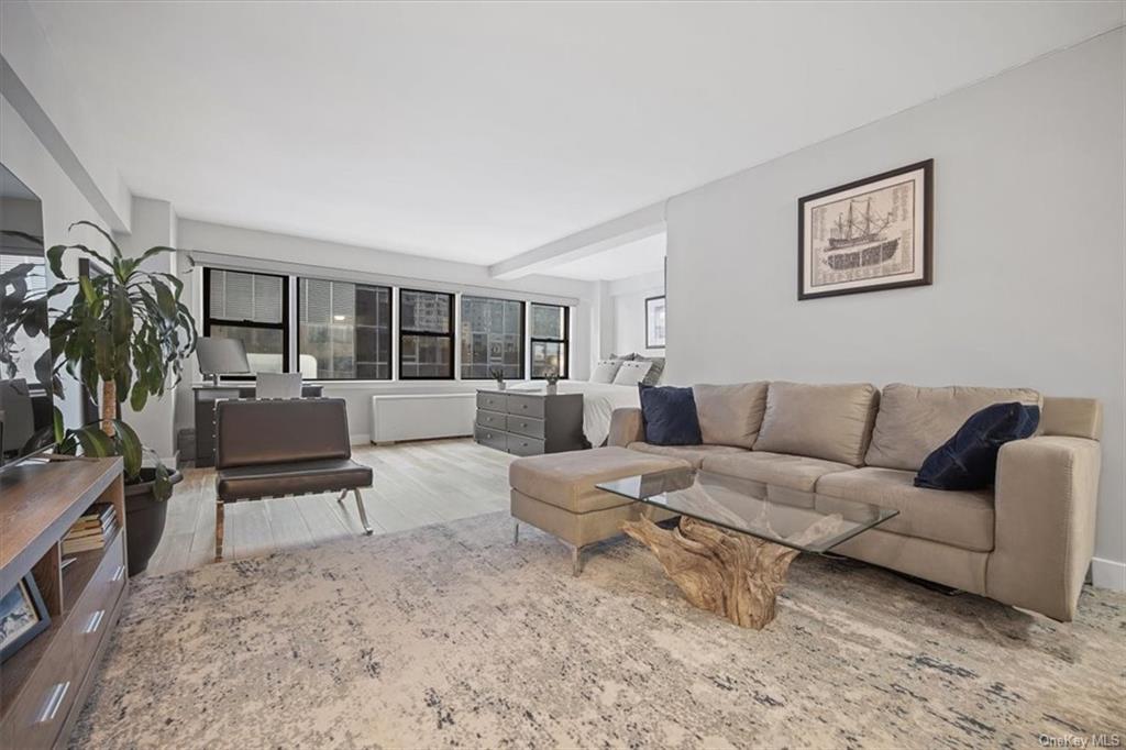 220 E 67th Street Unit: 7F