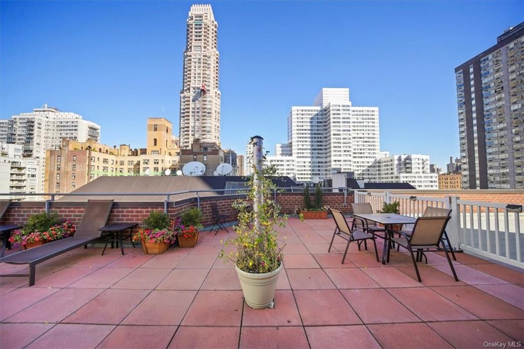 220 E 67th Street Unit: 7F