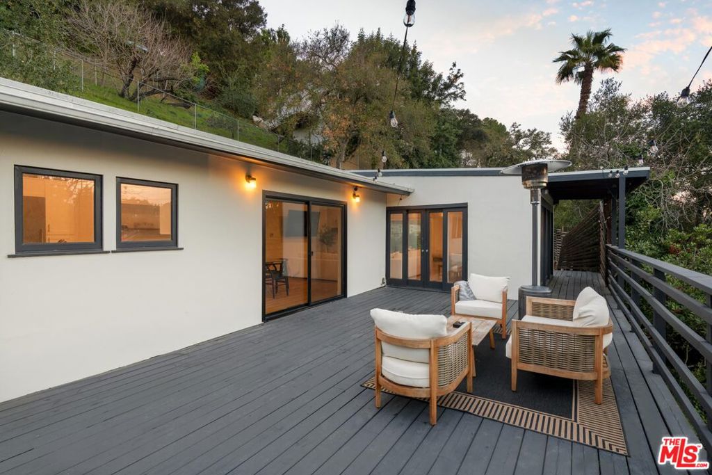 3375 Coldwater Canyon Avenue