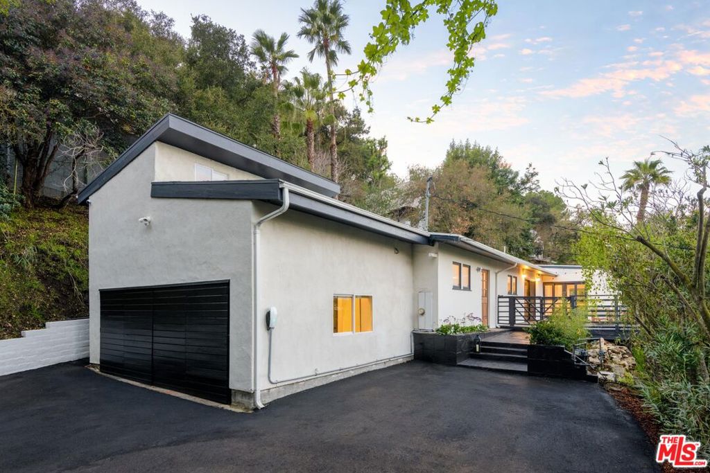 3375 Coldwater Canyon Avenue