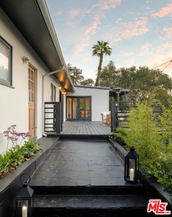 3375 Coldwater Canyon Avenue