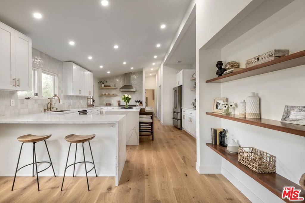 3375 Coldwater Canyon Avenue