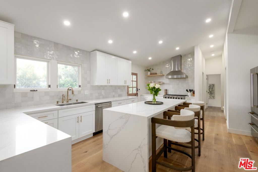 3375 Coldwater Canyon Avenue