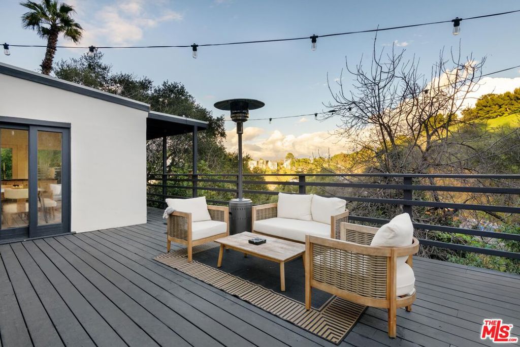 3375 Coldwater Canyon Avenue