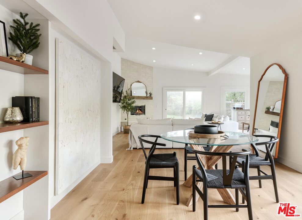 3375 Coldwater Canyon Avenue