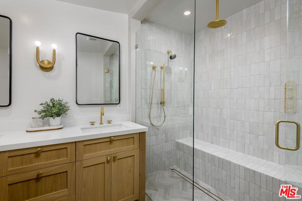 3375 Coldwater Canyon Avenue