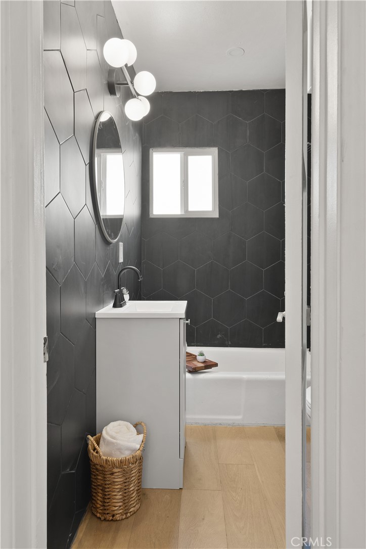 1330 N Lincoln Street