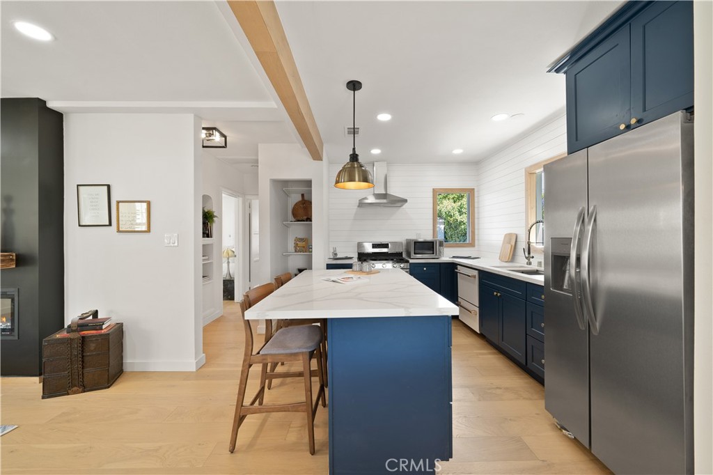 1330 N Lincoln Street