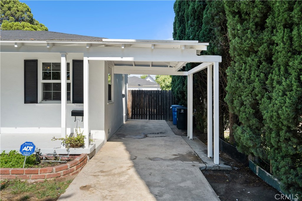 1330 N Lincoln Street