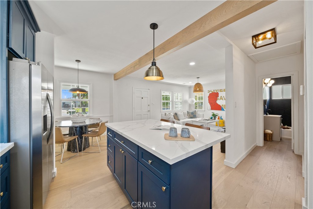 1330 N Lincoln Street