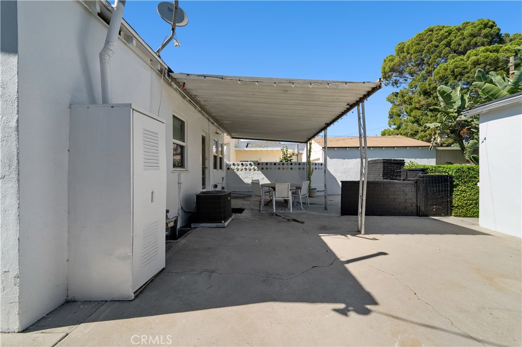 1330 N Lincoln Street