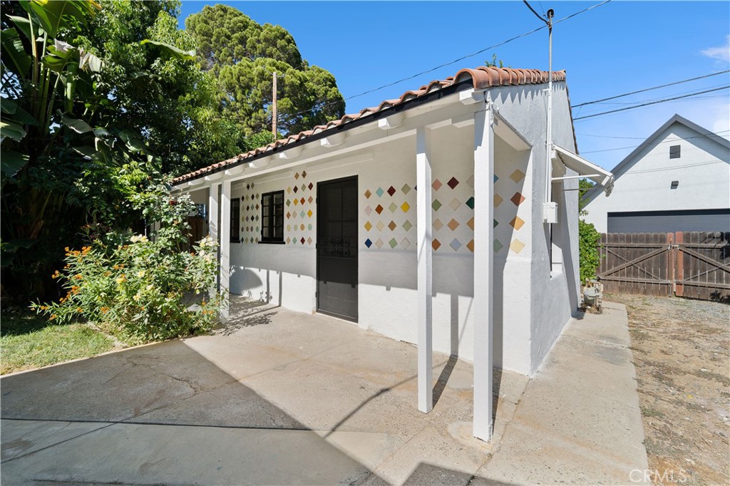 1330 N Lincoln Street