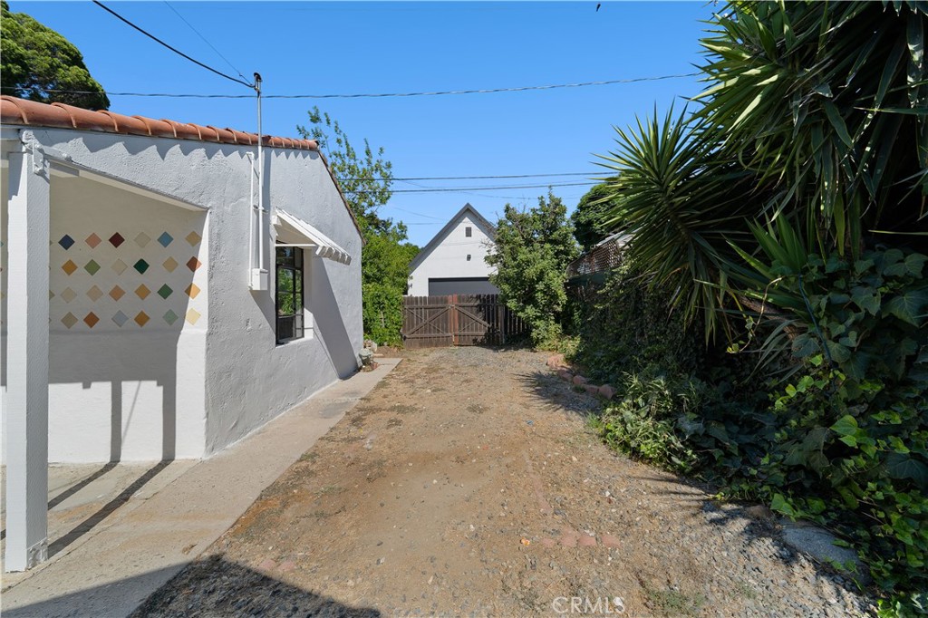 1330 N Lincoln Street