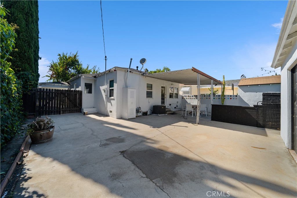 1330 N Lincoln Street