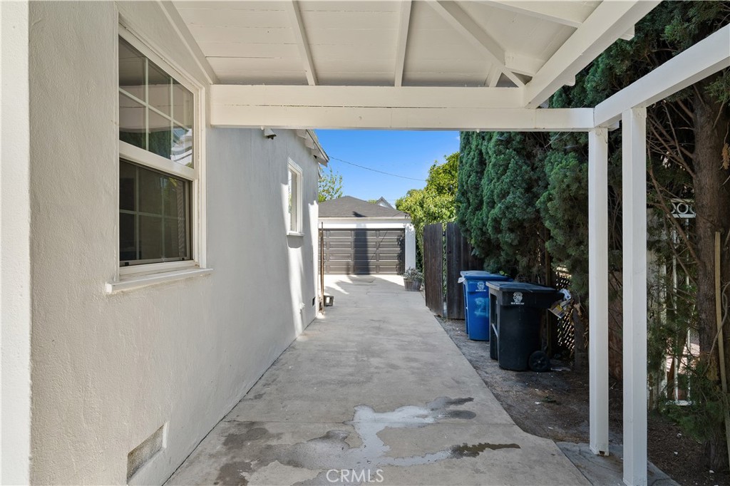 1330 N Lincoln Street