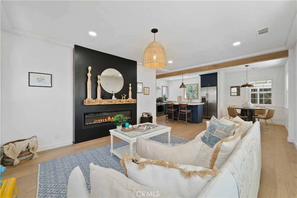 1330 N Lincoln Street