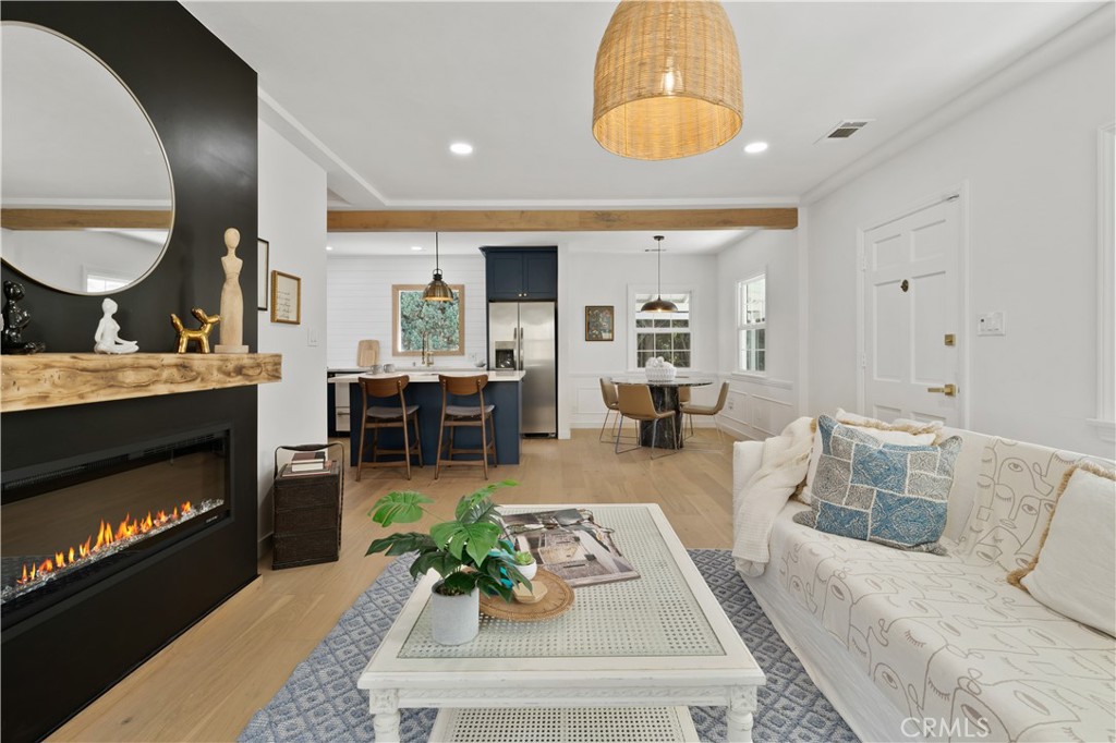 1330 N Lincoln Street