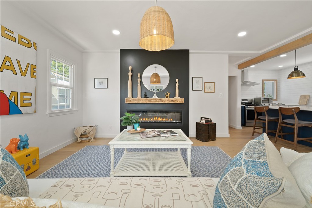 1330 N Lincoln Street