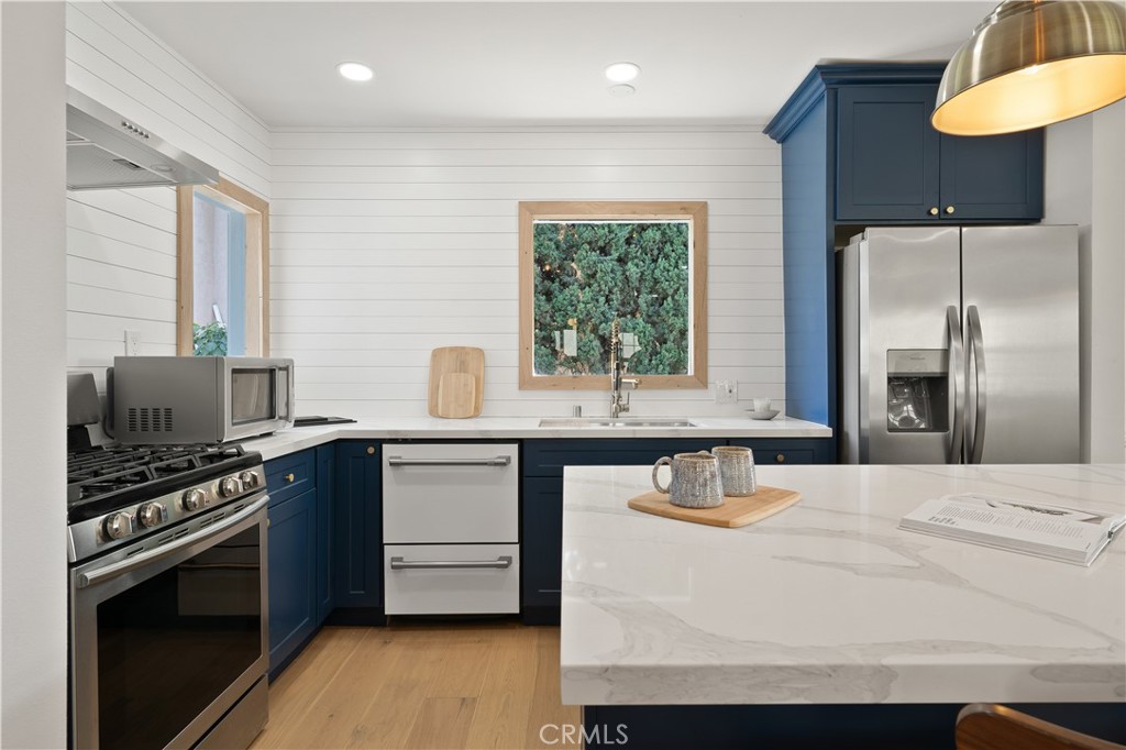 1330 N Lincoln Street