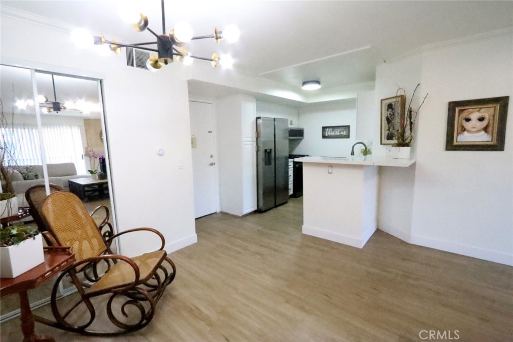 5550 Owensmouth Ave 210