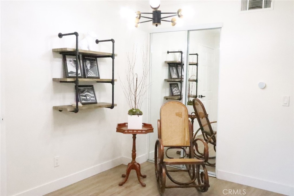 5550 Owensmouth Ave 210