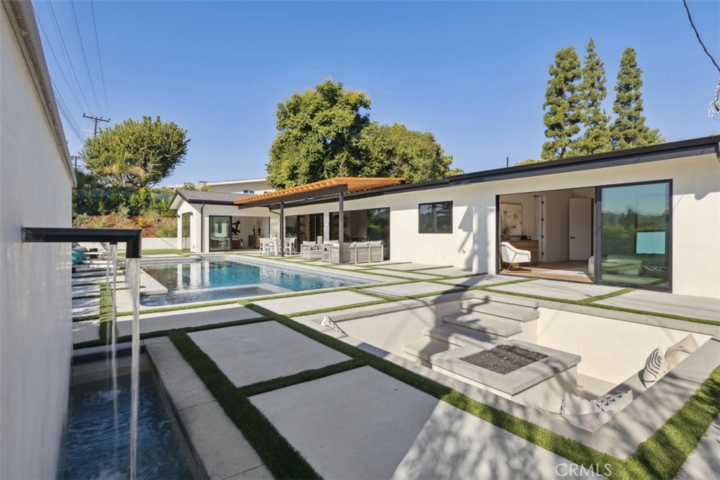 23732 Ladrillo Street