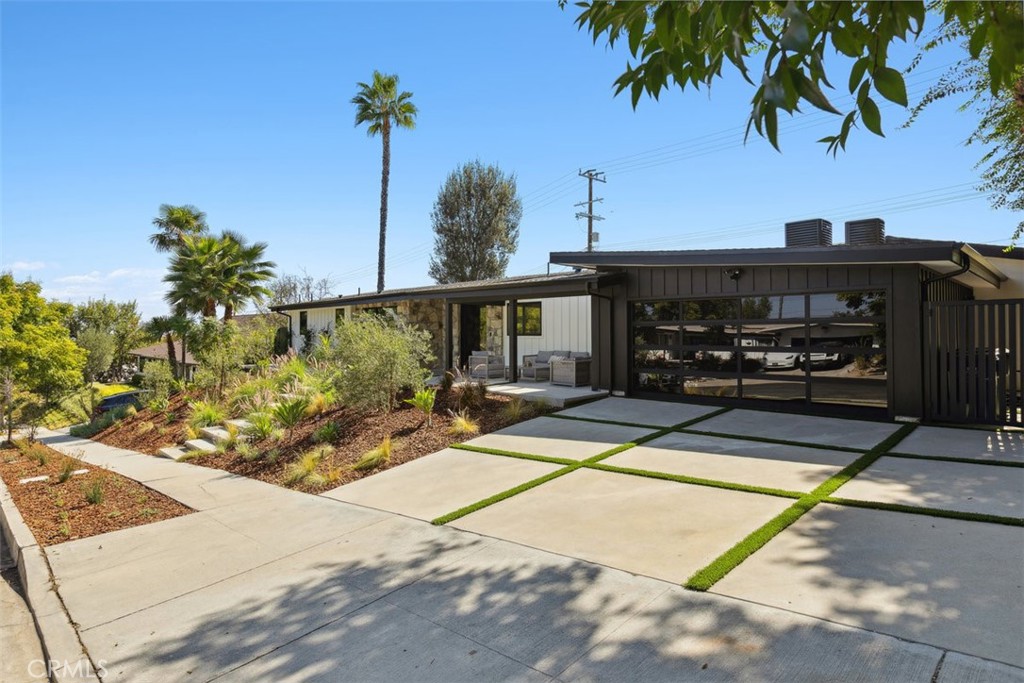 23732 Ladrillo Street