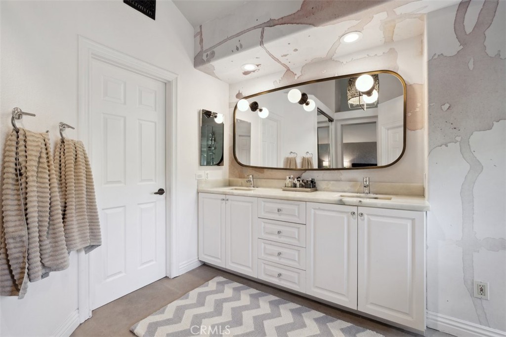 2514 Sandycreek Drive