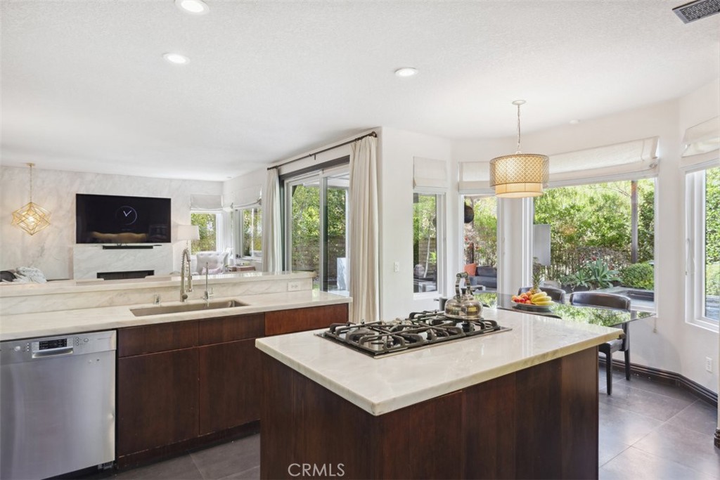 2514 Sandycreek Drive