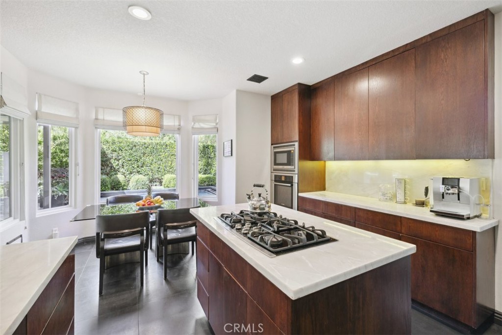 2514 Sandycreek Drive