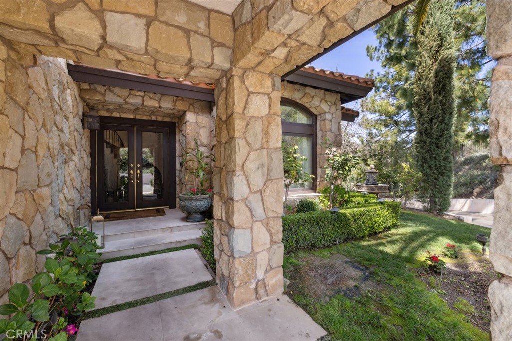 2514 Sandycreek Drive