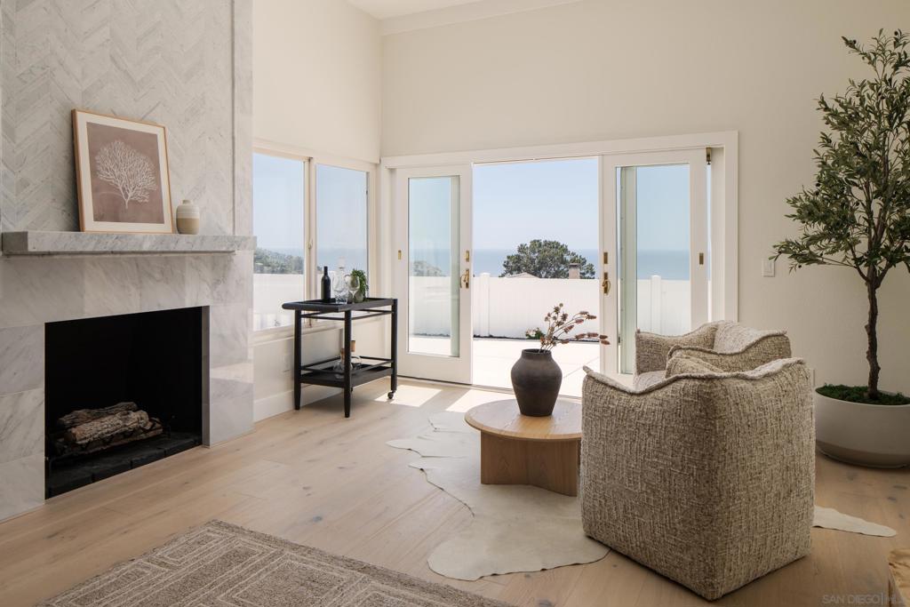 2206 Place Monaco