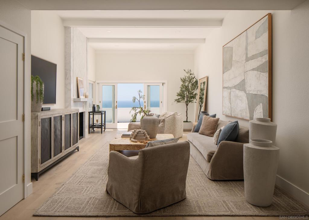 2206 Place Monaco