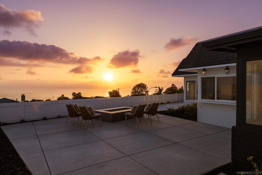 2206 Place Monaco