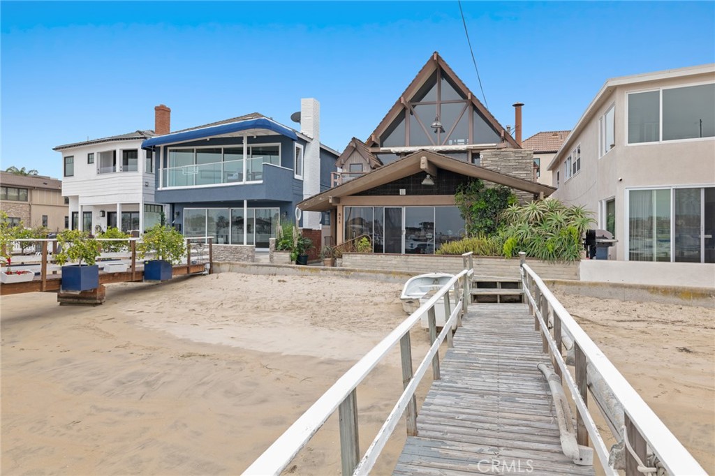 211 E Edgewater Avenue