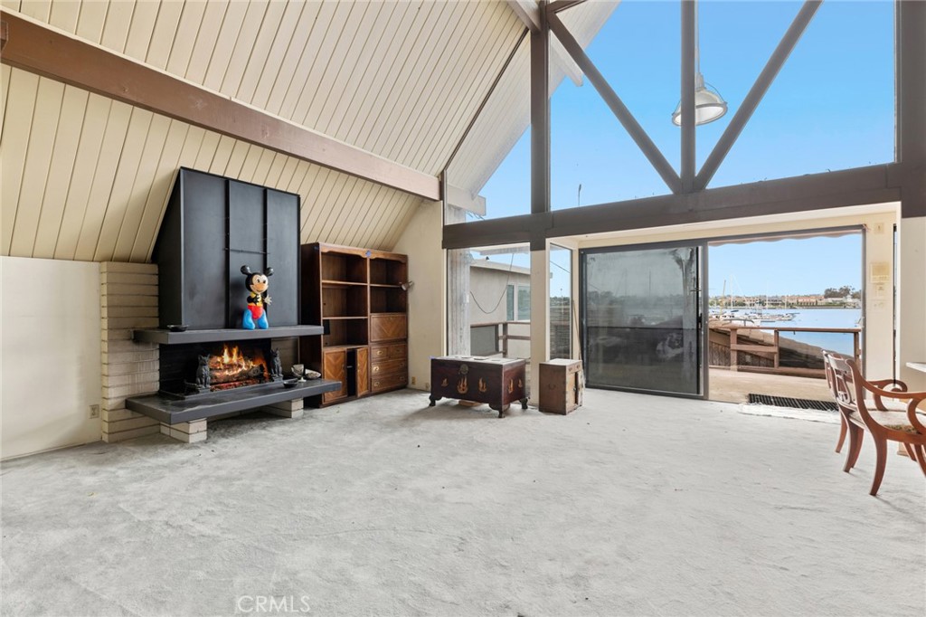 211 E Edgewater Avenue