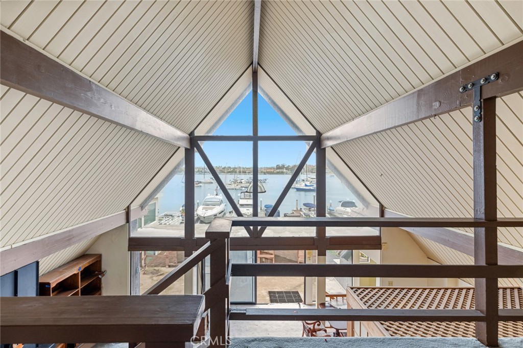 211 E Edgewater Avenue