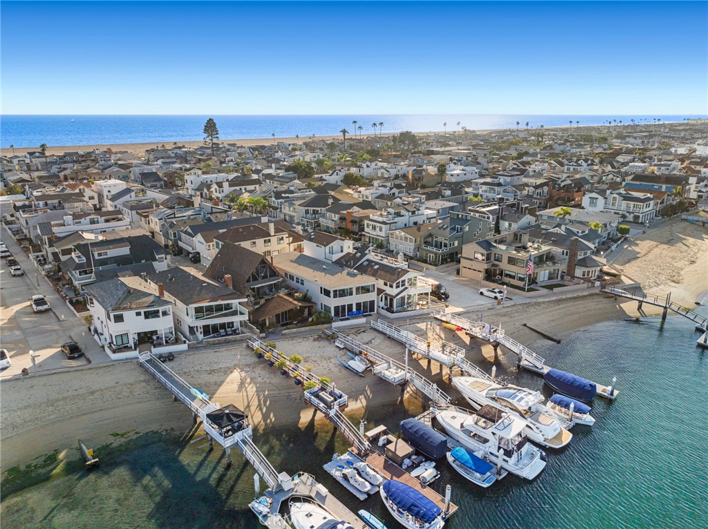 211 E Edgewater Avenue