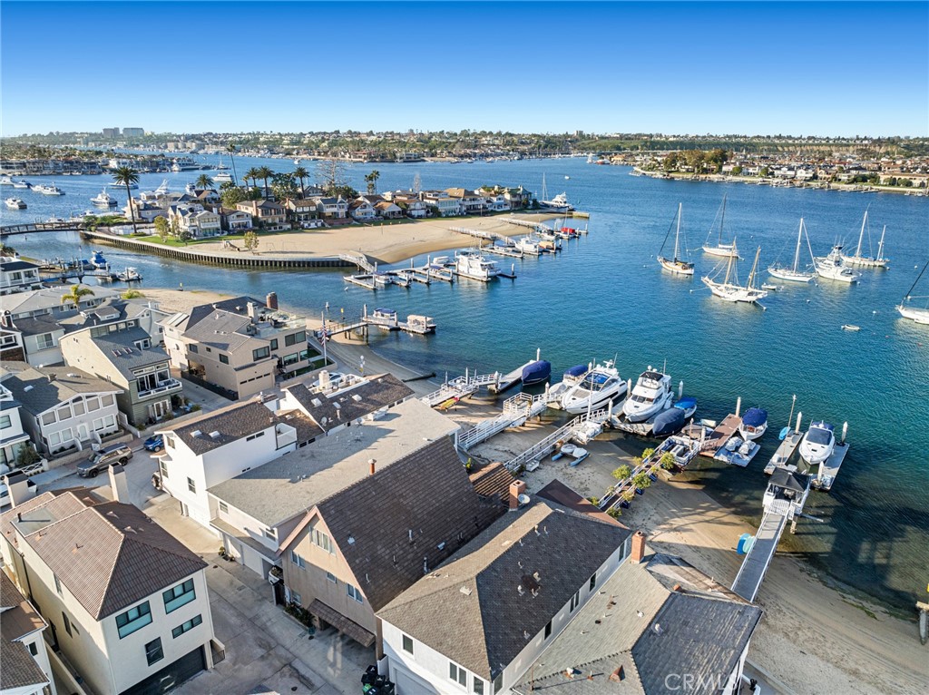 211 E Edgewater Avenue