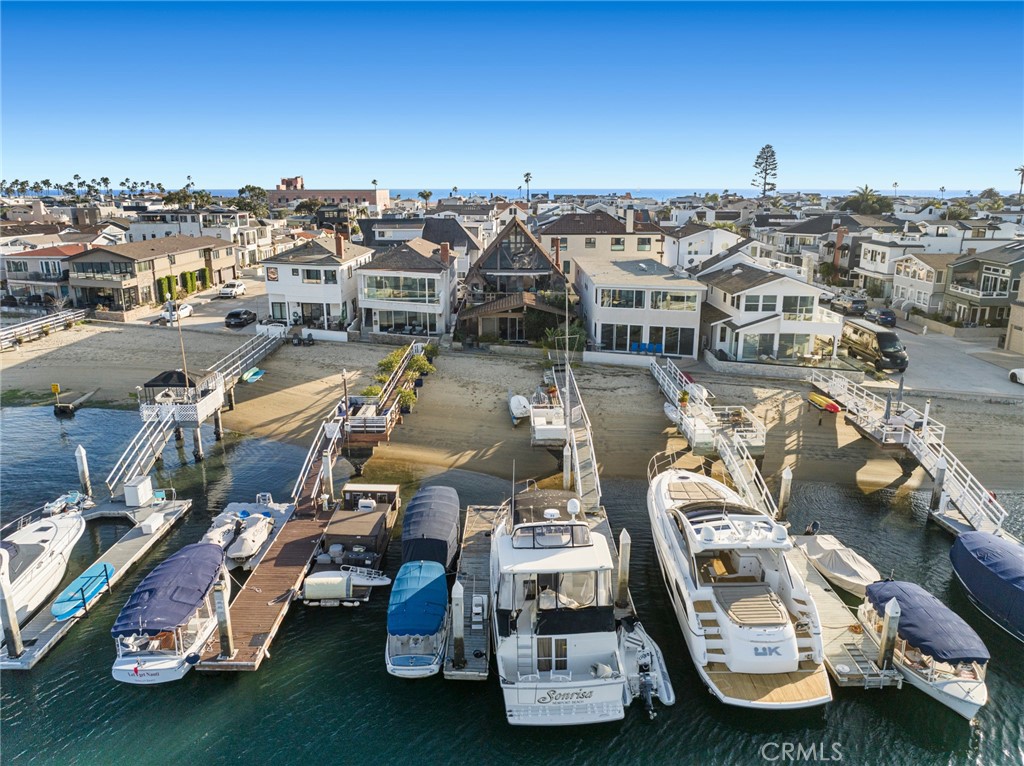 211 E Edgewater Avenue