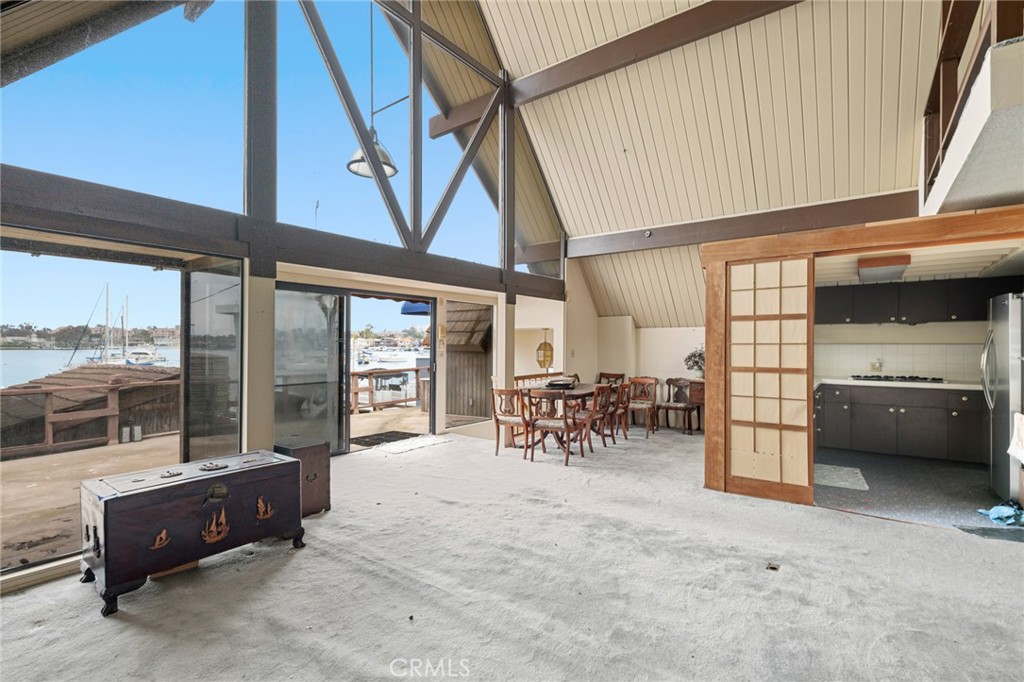 211 E Edgewater Avenue